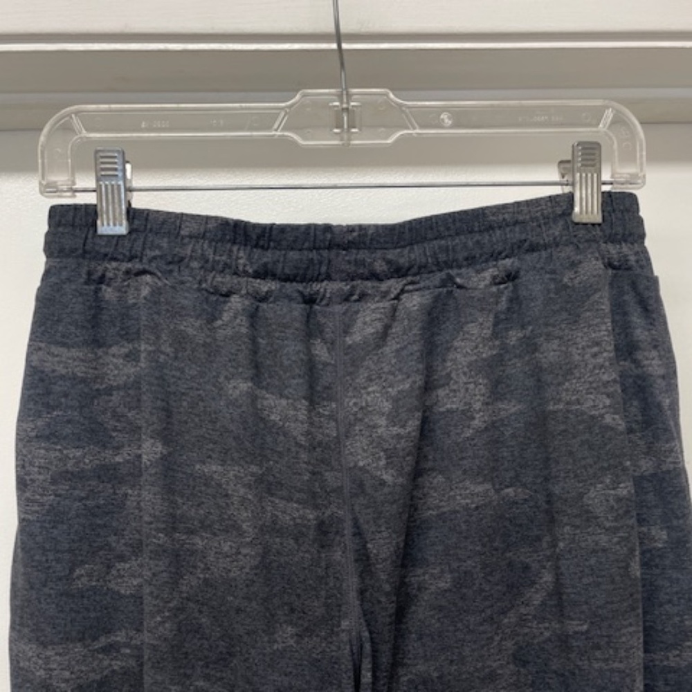 Vuori Performance Joggers Camo Pants - Picture 8 of 8